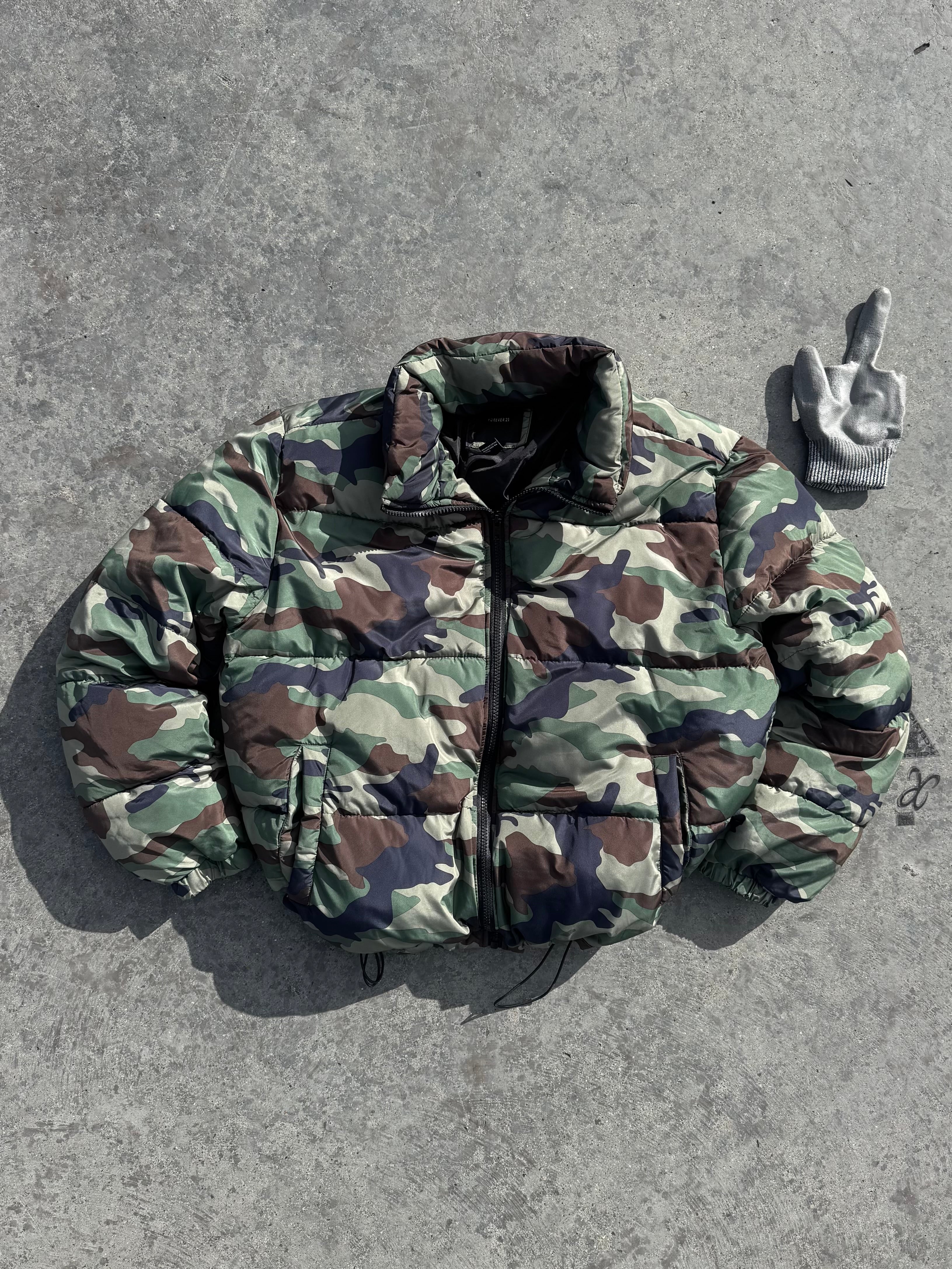 CAMO PUFFER JACKET STYLE PIECE
