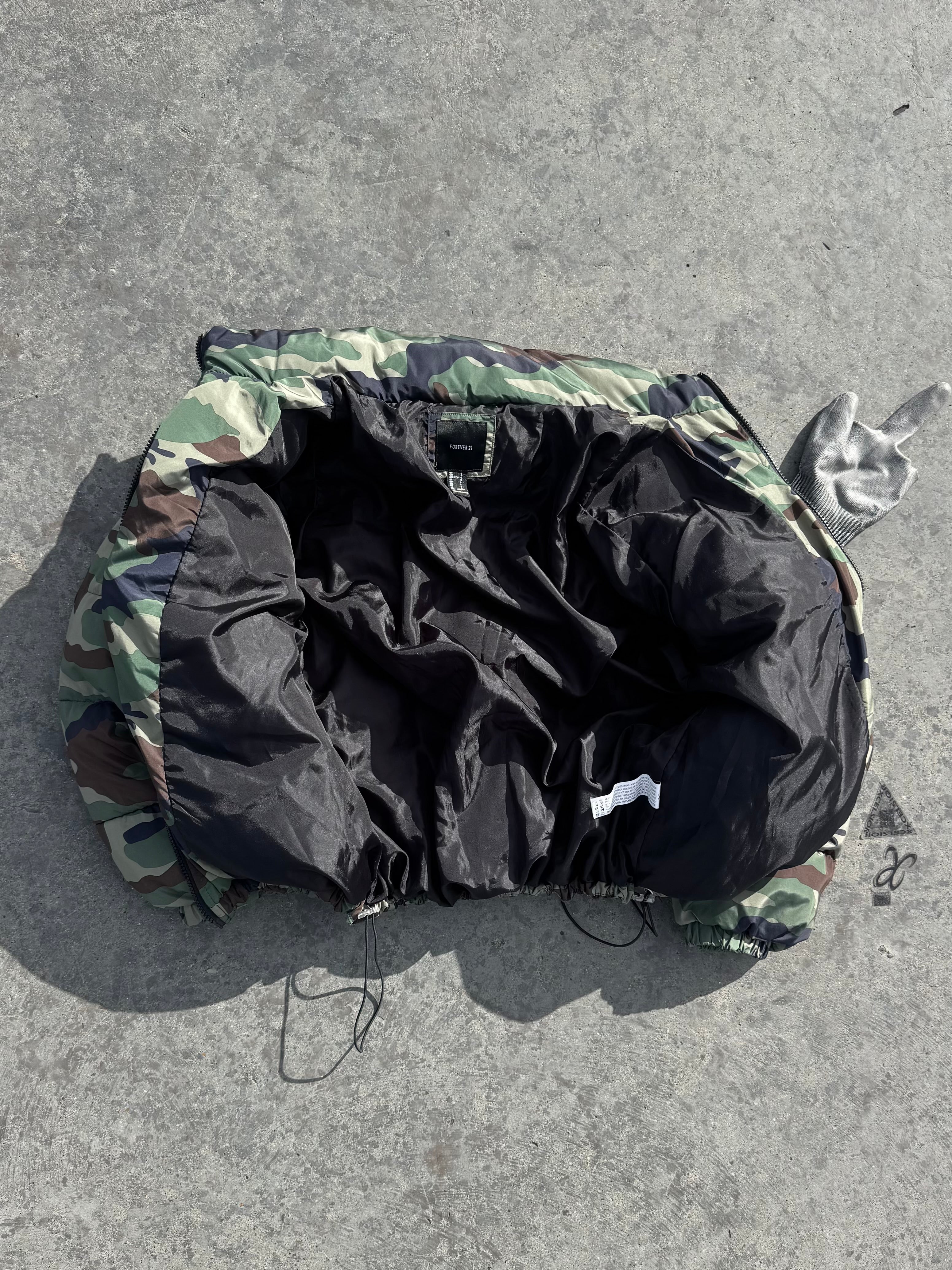CAMO PUFFER JACKET STYLE PIECE