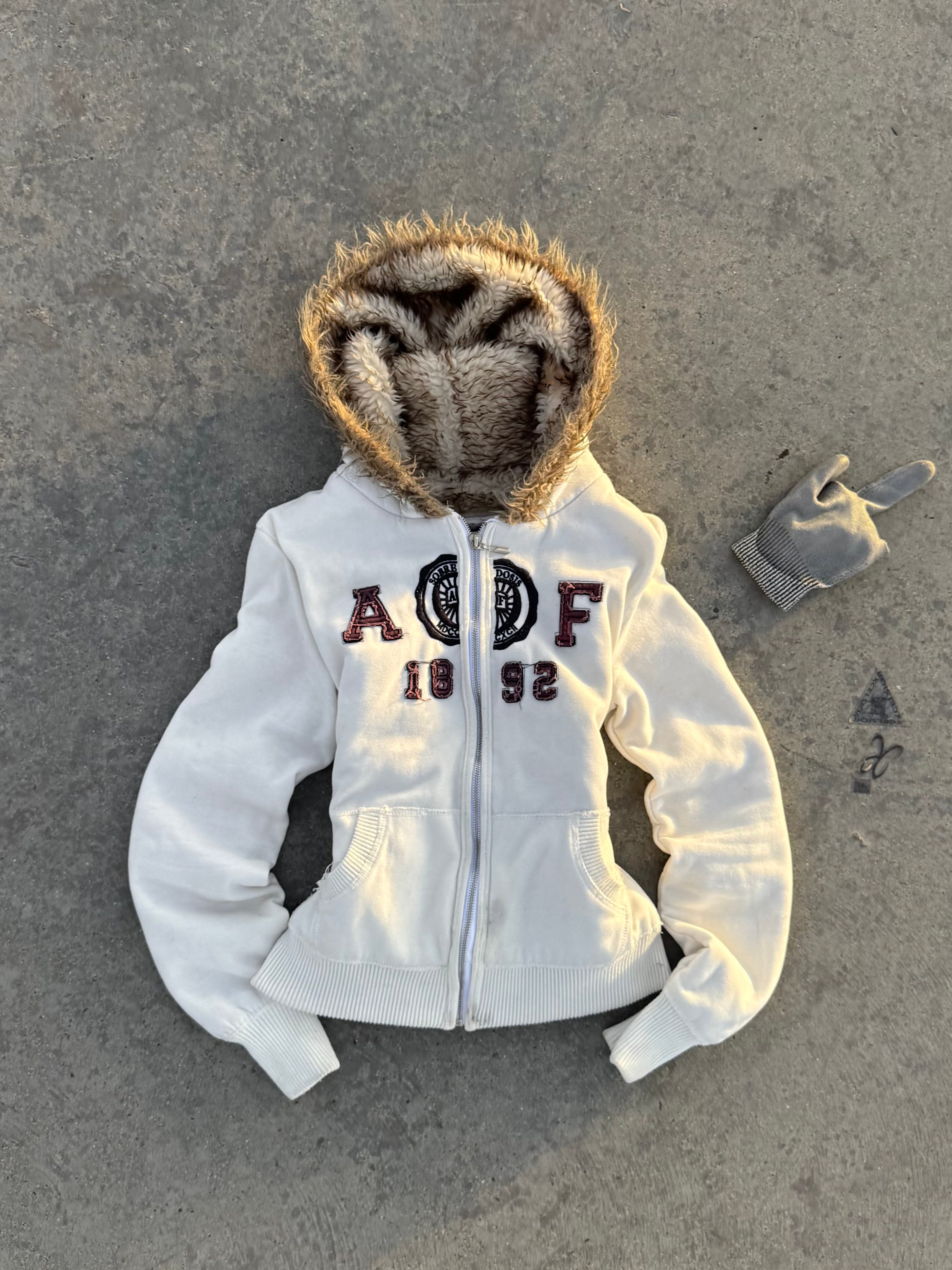 ZIPPER TYPE ABERCROMBIE FOR GIRL 💃
