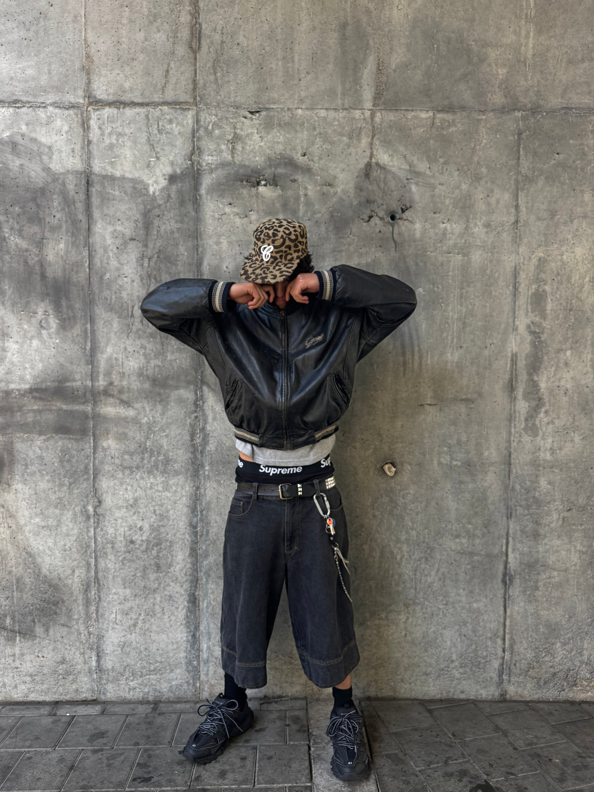 BOX LOGO GUESS BOMBER JACKET EN CUERO 90s