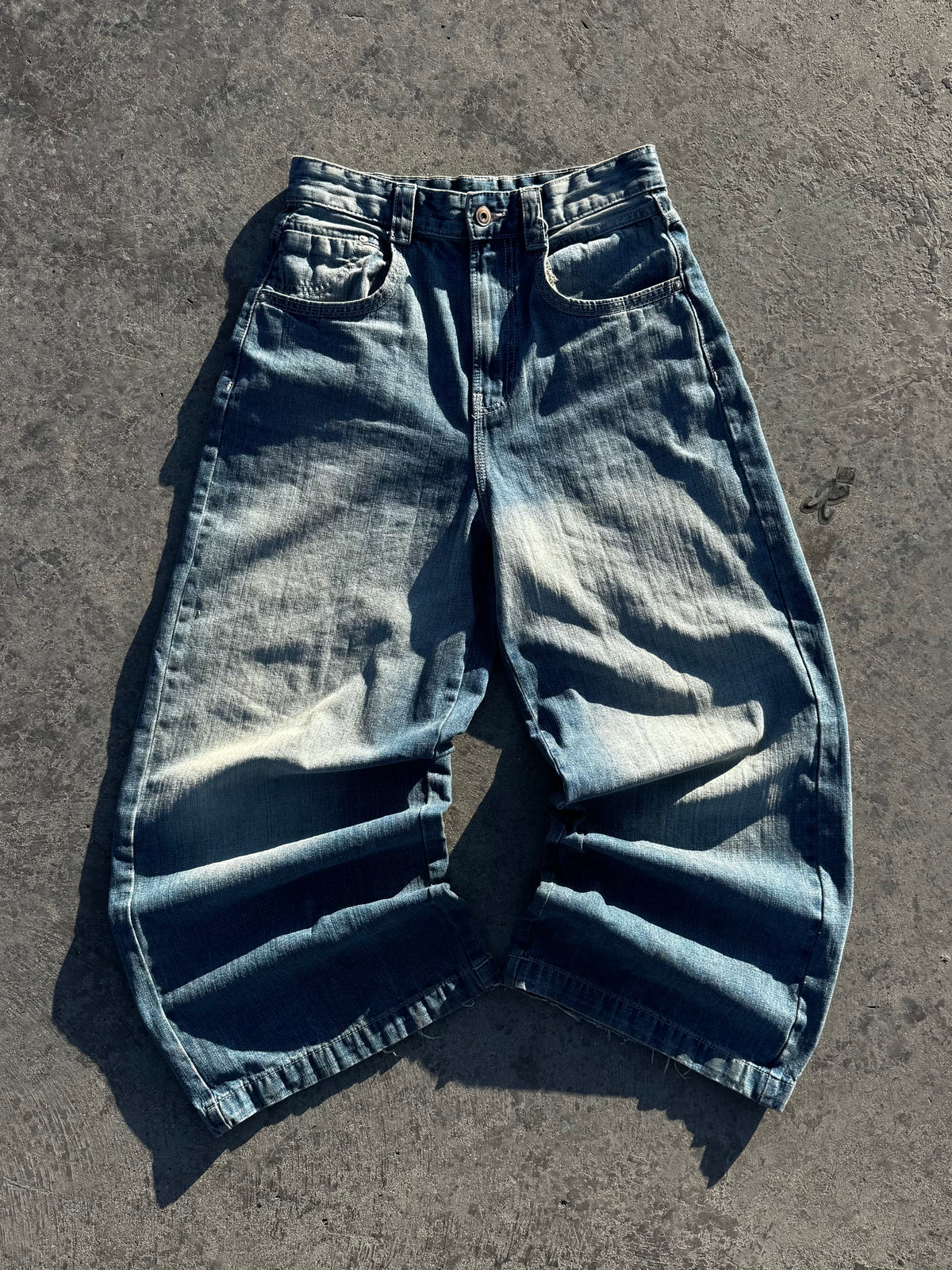 BLUE JEAN BOODCUT BERSHKA LEGIT