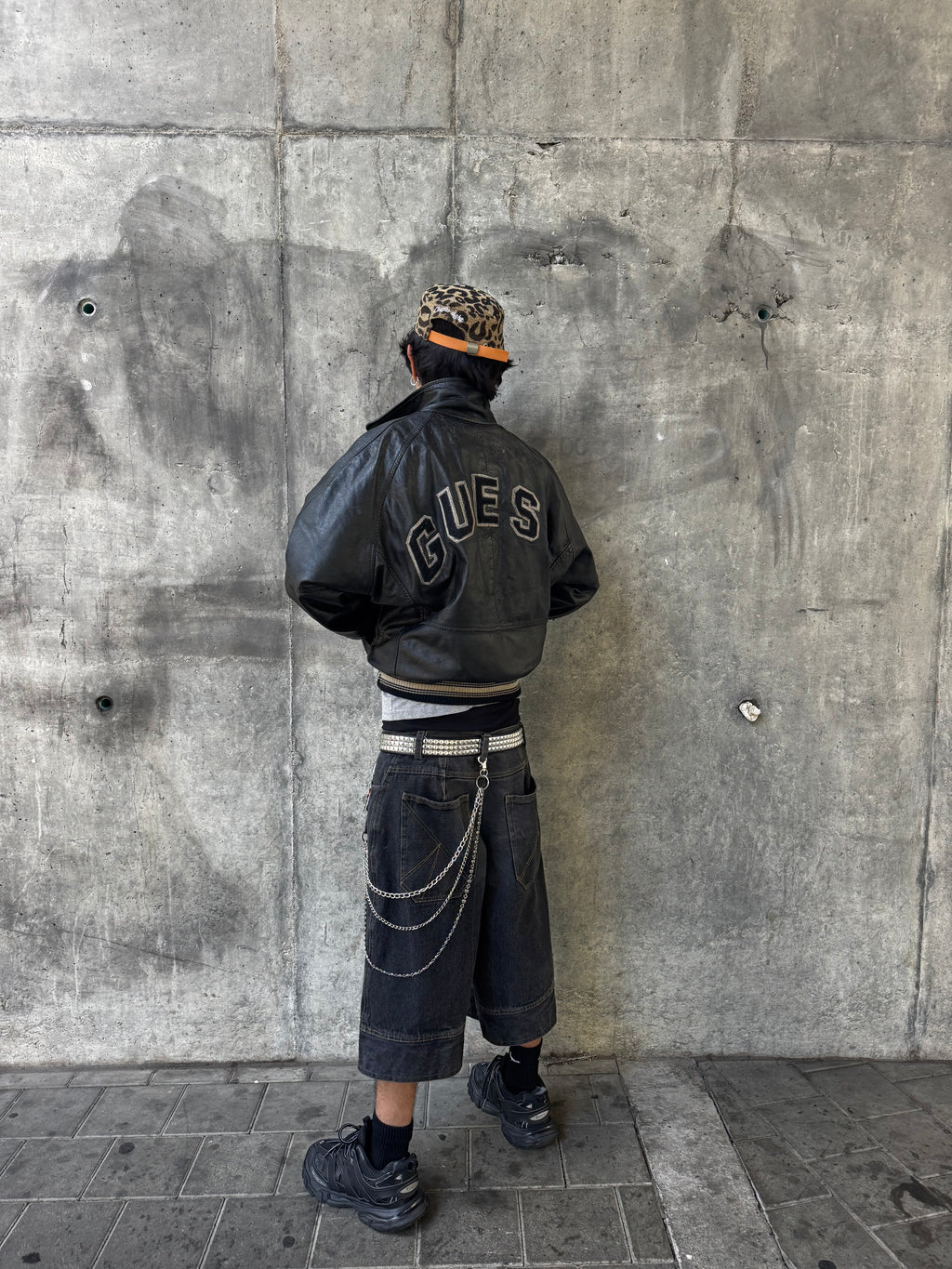 BOX LOGO GUESS BOMBER JACKET EN CUERO 90s