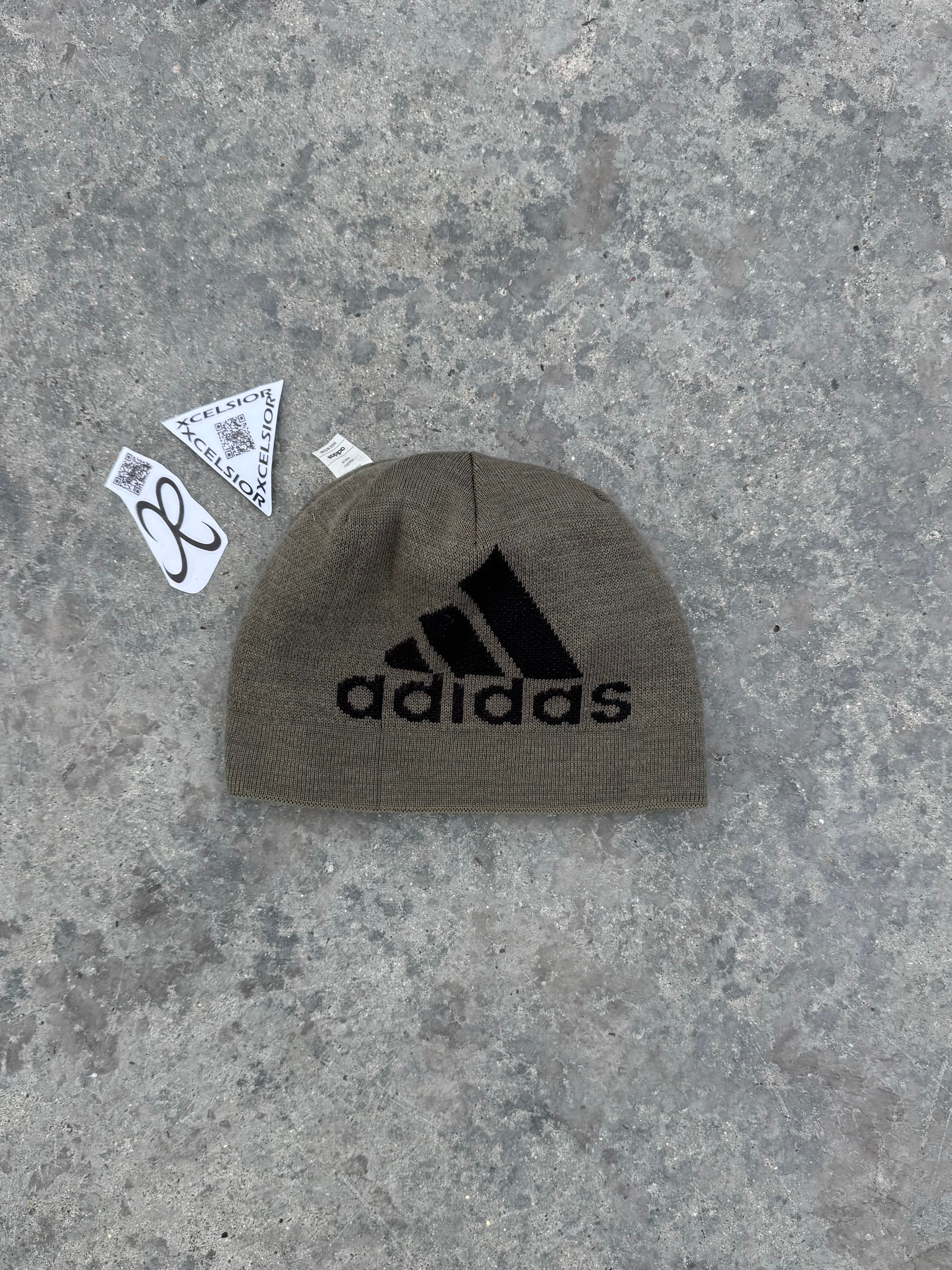 RARE BANNIE ADIDAS DOBLE FAZ