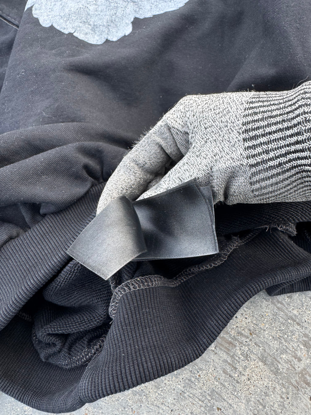 BLACK HOODIE YE 100% COTTON