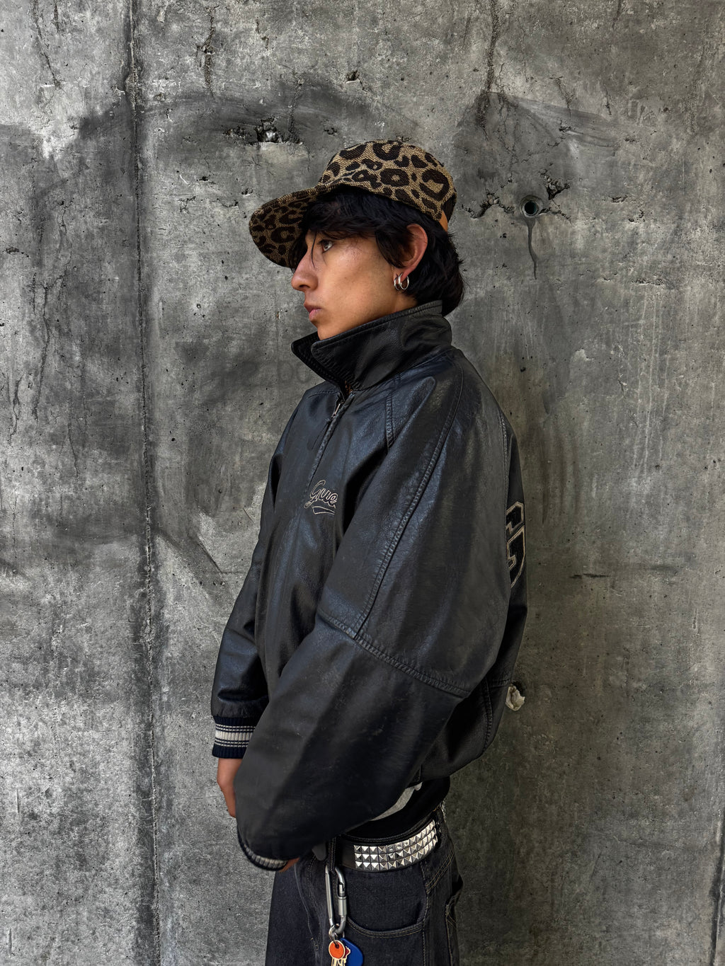 BOX LOGO GUESS BOMBER JACKET EN CUERO 90s