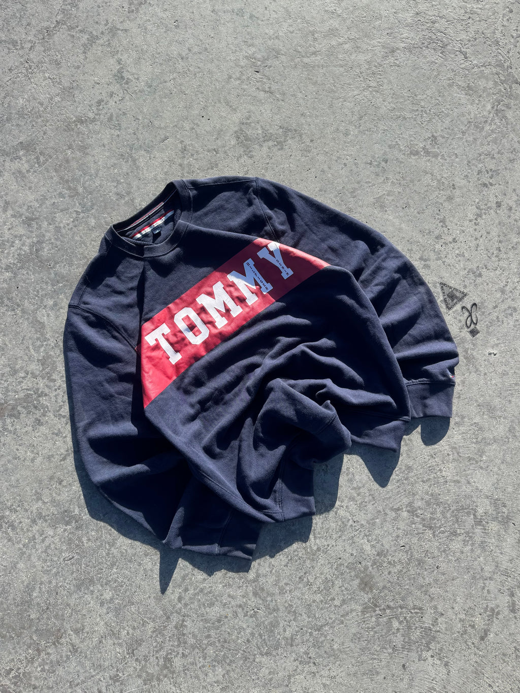 SWEATER BLUE BOX LOGO TOMMY HILFIGUER