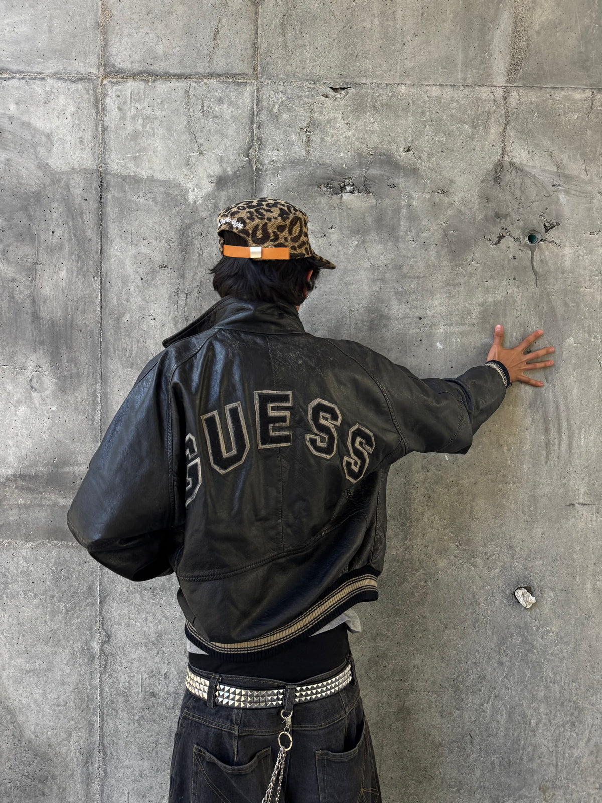 BOX LOGO GUESS BOMBER JACKET EN CUERO 90s