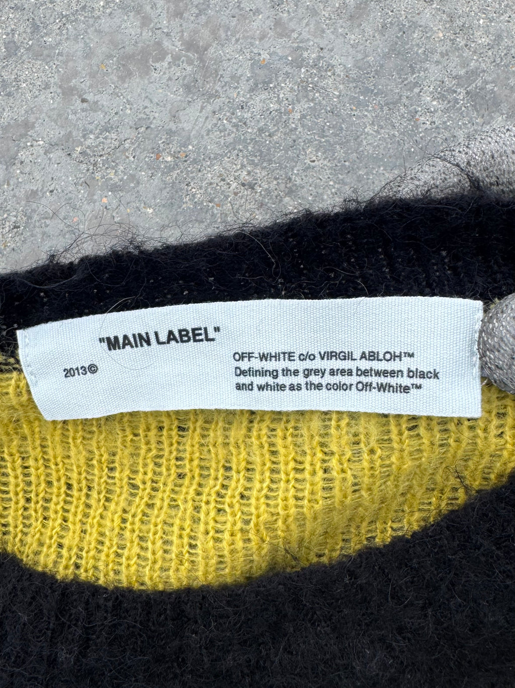 RARE OFF-WHITE SWEATER