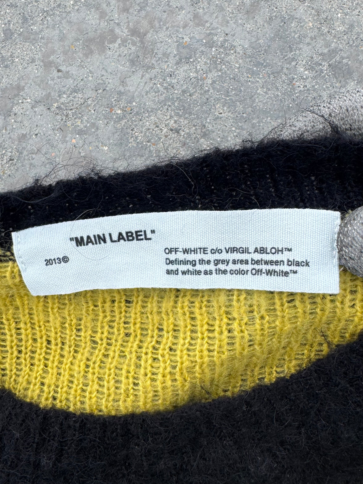 RARE OFF-WHITE SWEATER