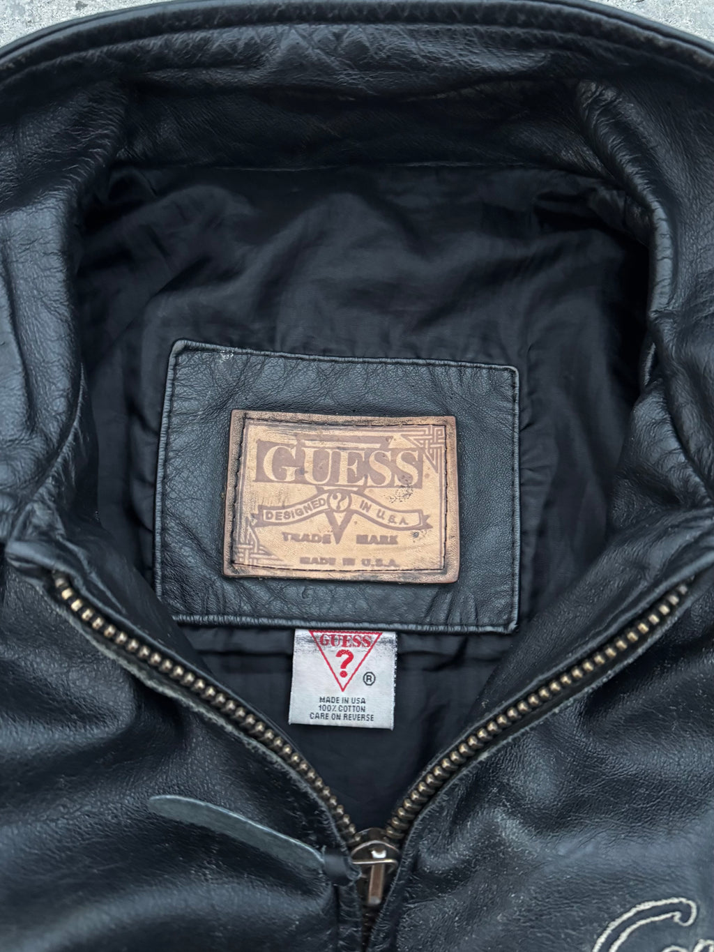 BOX LOGO GUESS BOMBER JACKET EN CUERO 90s