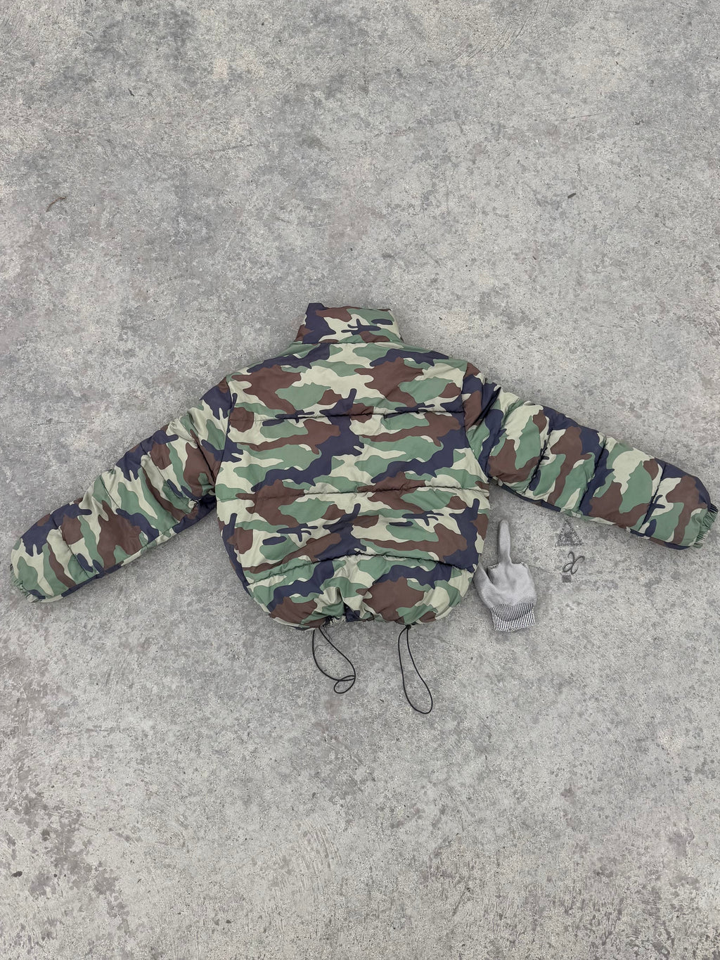CAMO PUFFER JACKET STYLE PIECE
