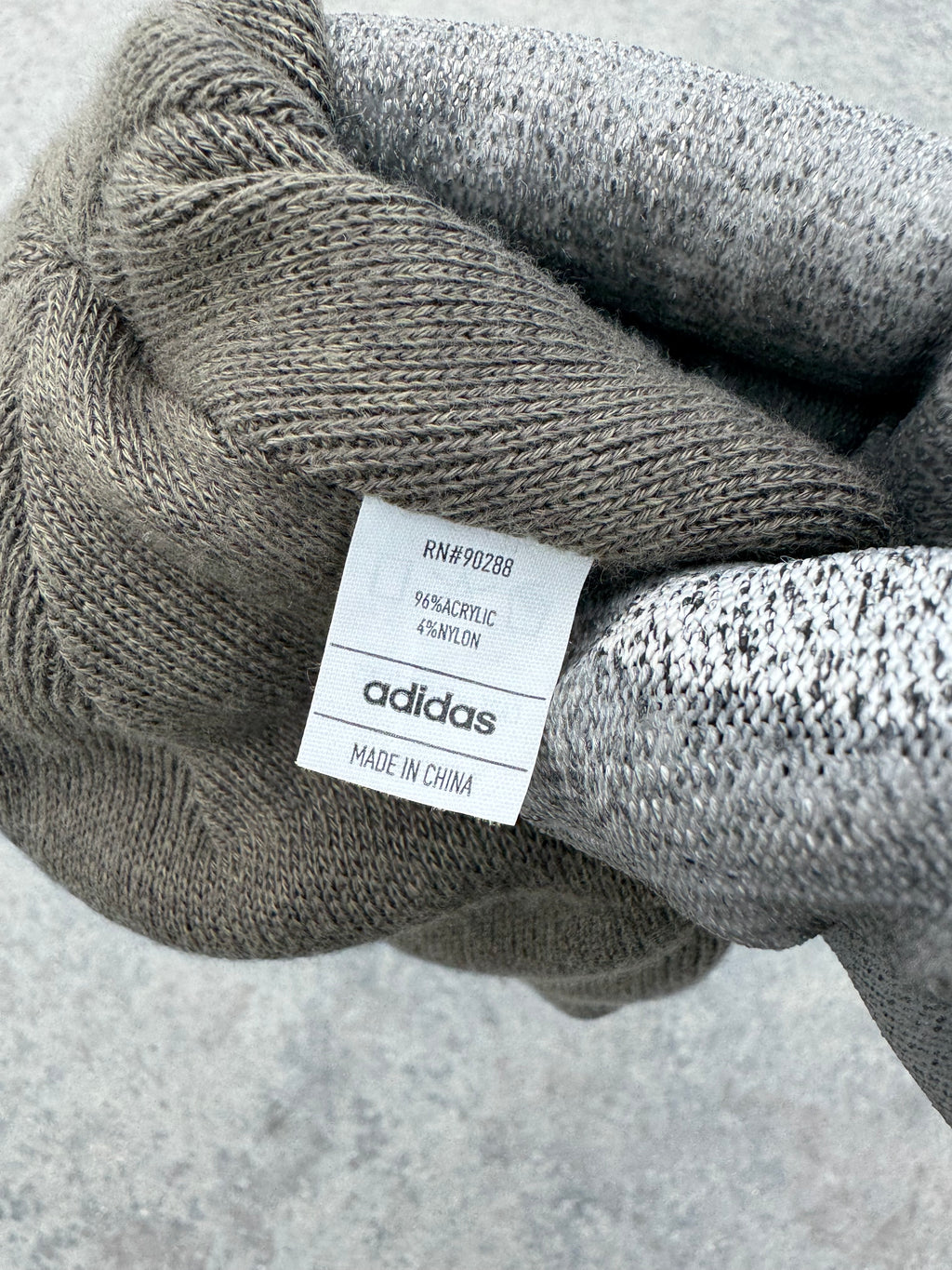 RARE BANNIE ADIDAS DOBLE FAZ