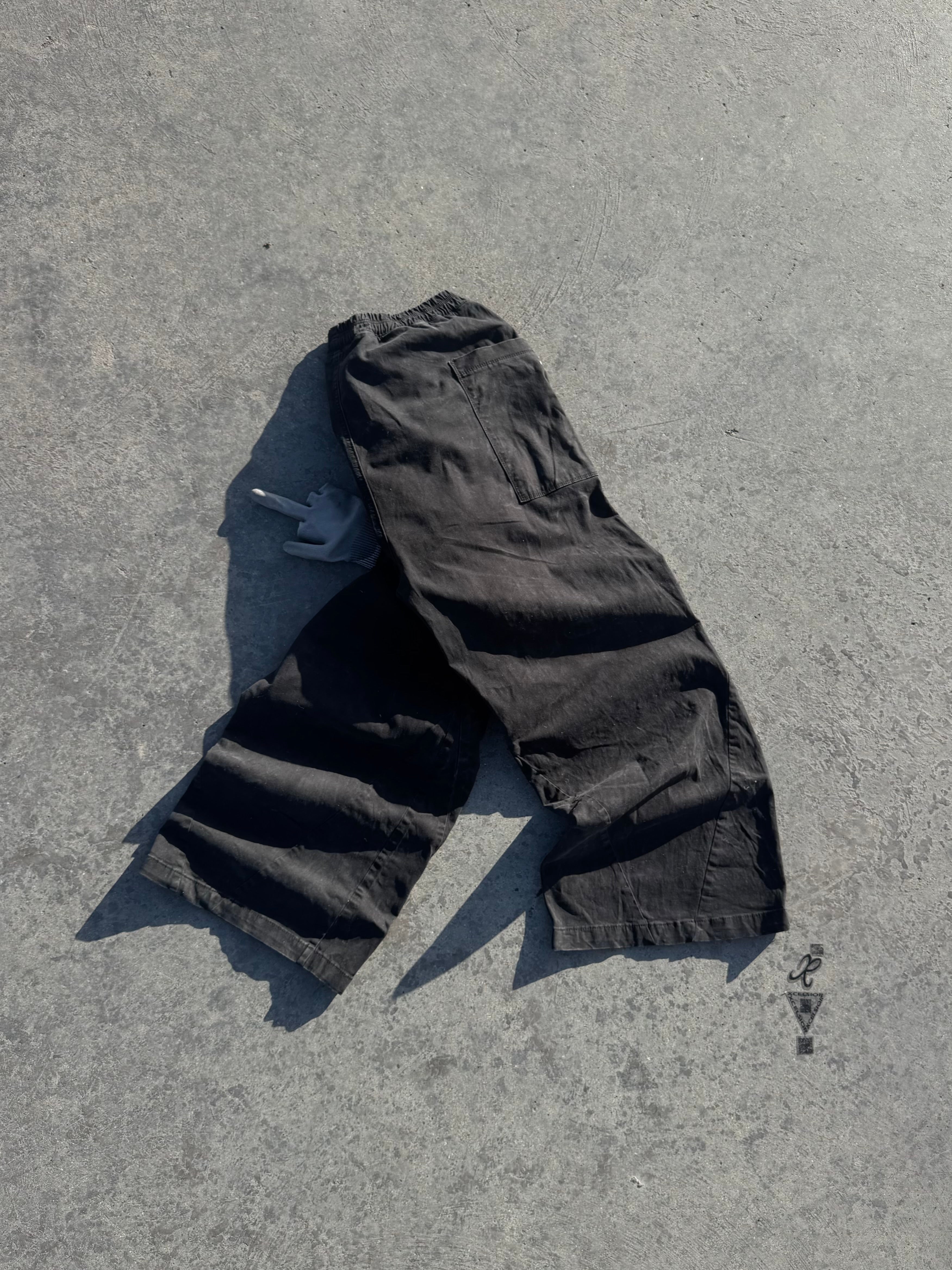 CARGO PANT BLACK ANCHO STYLE SK8