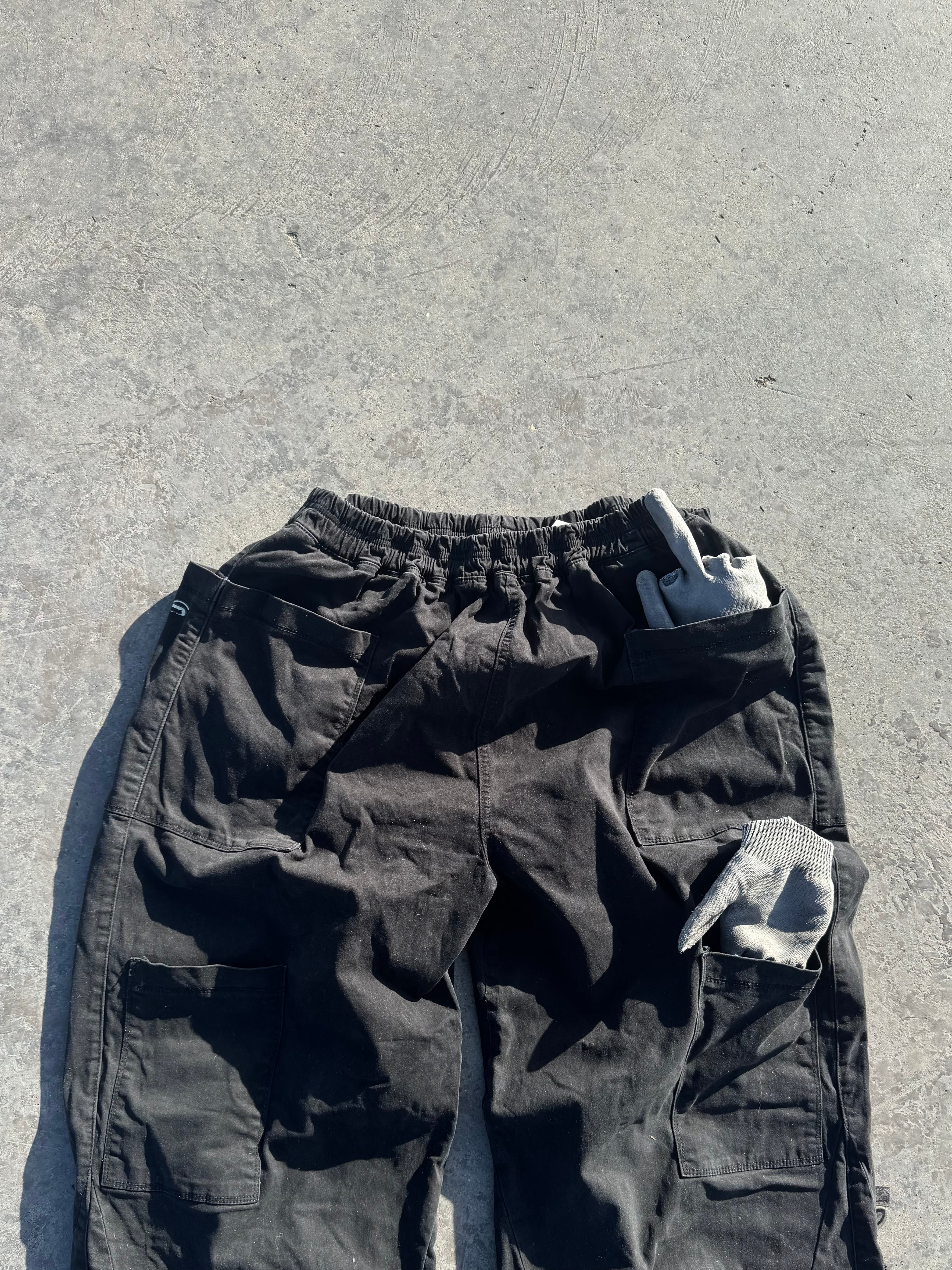 CARGO PANT BLACK ANCHO STYLE SK8