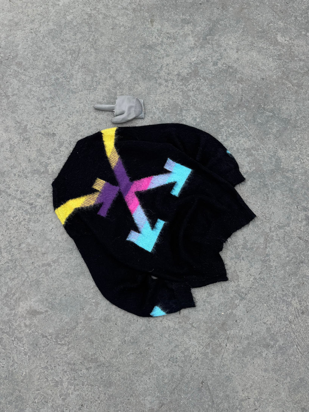 RARE OFF-WHITE SWEATER