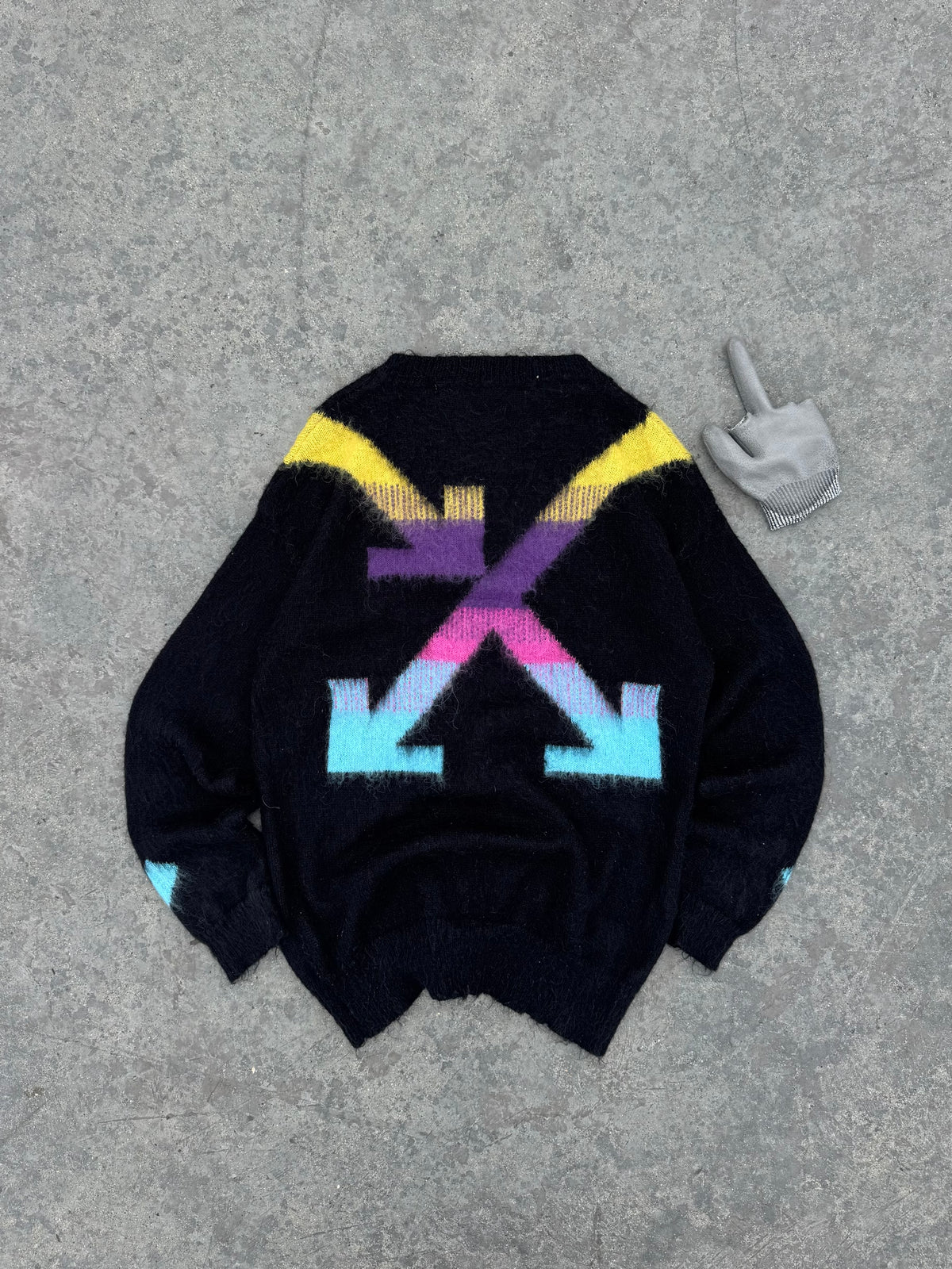 RARE OFF-WHITE SWEATER
