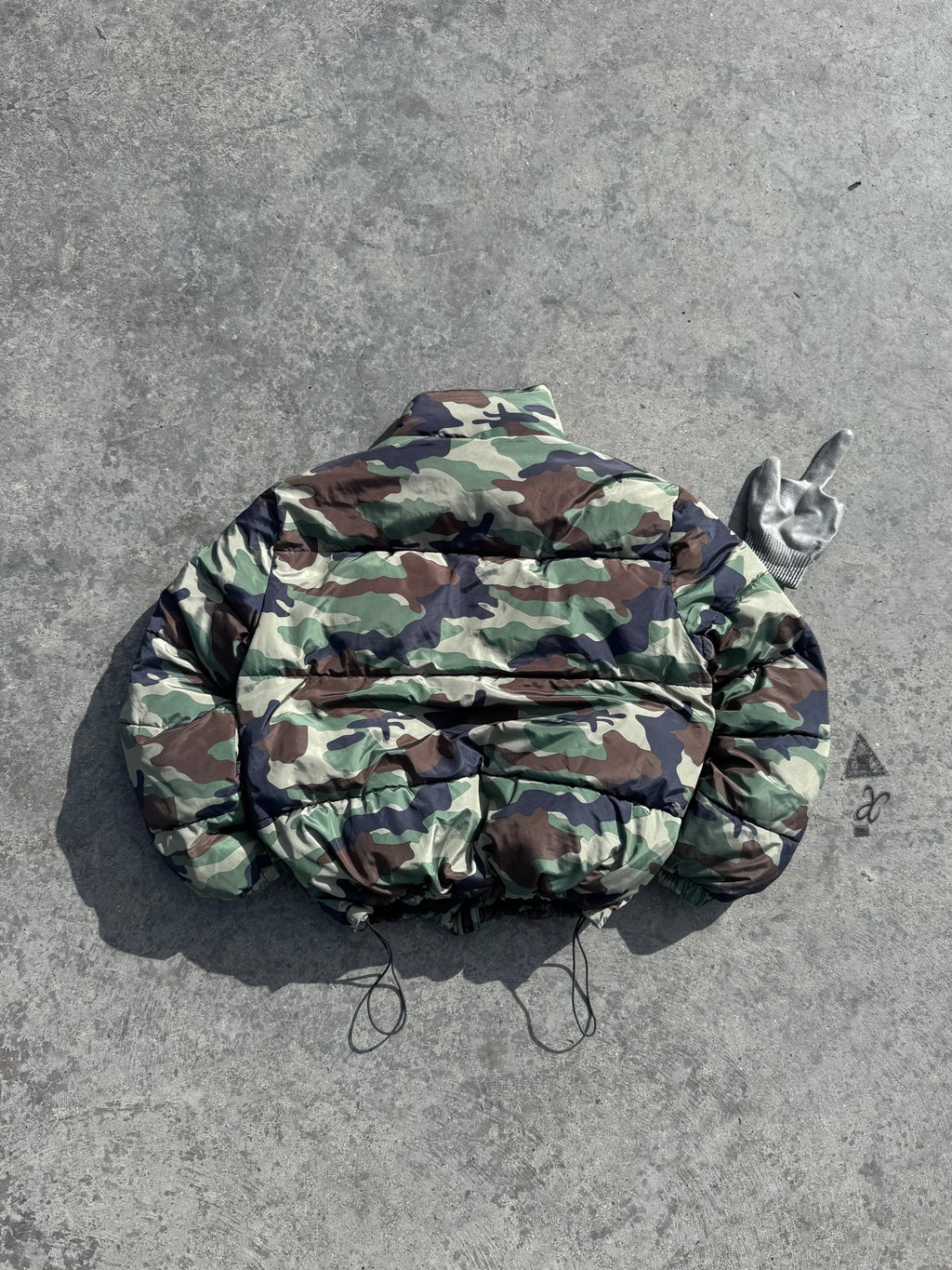CAMO PUFFER JACKET STYLE PIECE